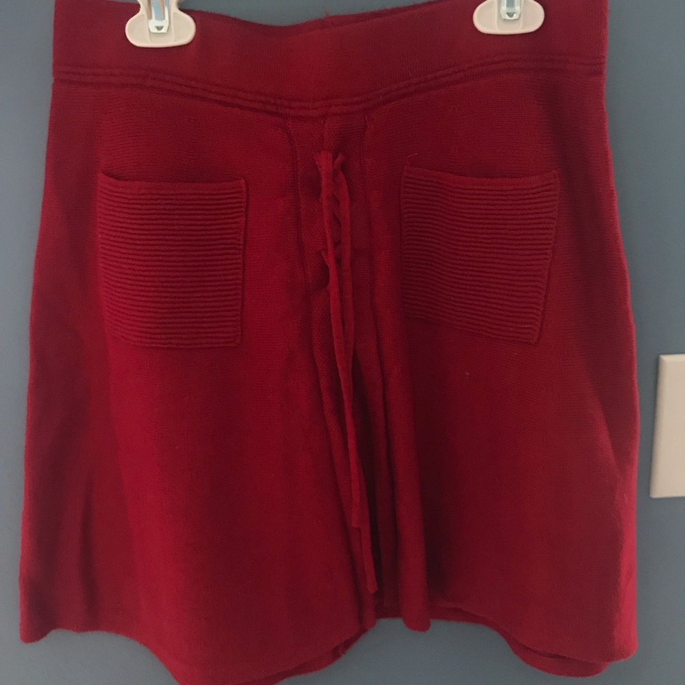 Cute red skirt with pockets